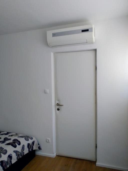 Ma City Apartment Zara Esterno foto